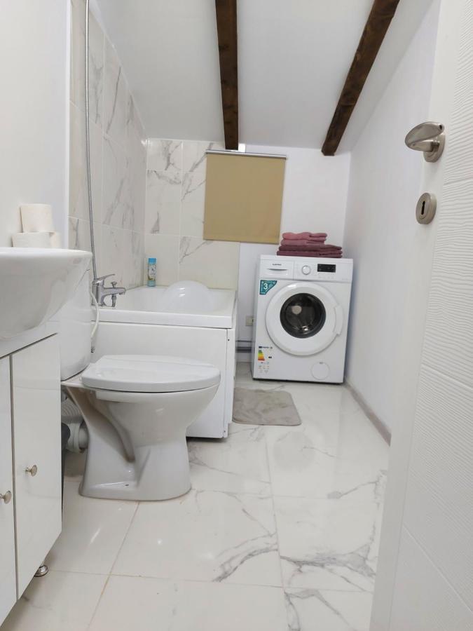 Jolie Art Apartman Brăila Kültér fotó